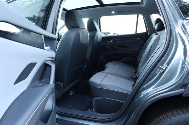 Volkswagen Tiguan Vehicle Image 21