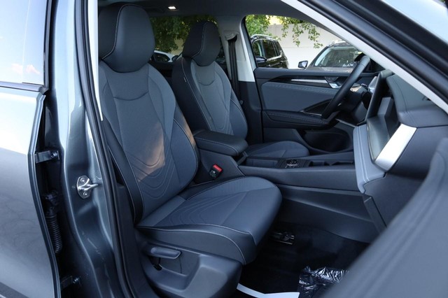 Volkswagen Tiguan Vehicle Image 25