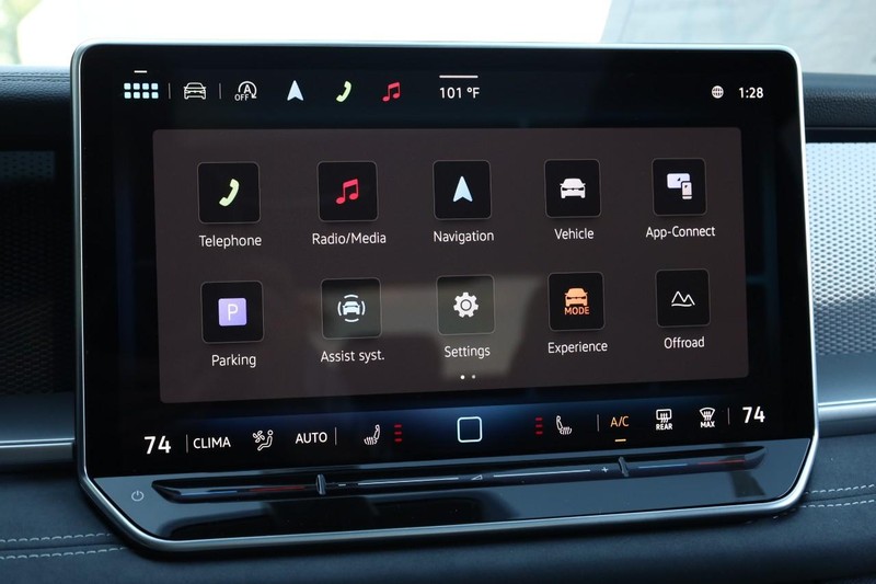 Volkswagen Tiguan Vehicle Full-screen Gallery Image 13