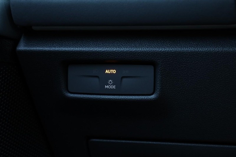 Volkswagen Tiguan Vehicle Full-screen Gallery Image 20