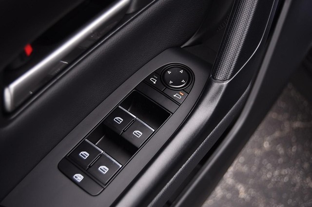 Mazda CX-50 Vehicle Image 08