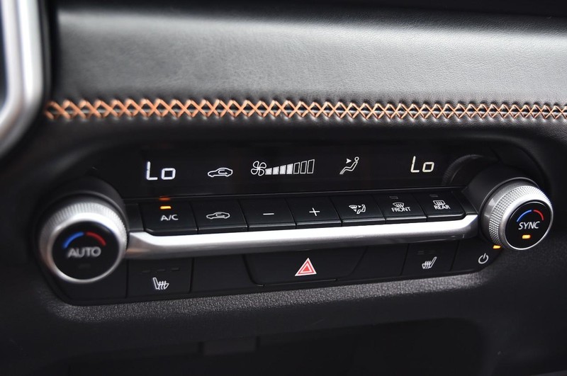 Mazda CX-50 Vehicle Full-screen Gallery Image 14