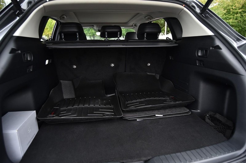 Mazda CX-50 Vehicle Full-screen Gallery Image 25