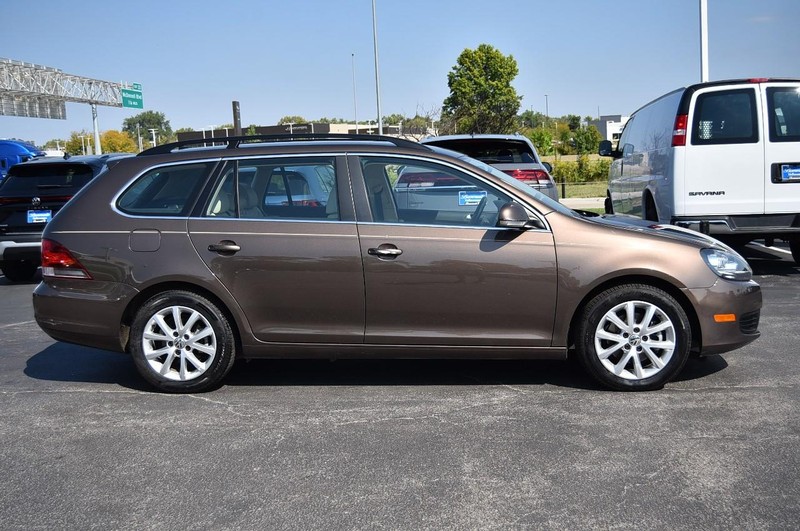 Volkswagen Jetta SportWagen Vehicle Image 05