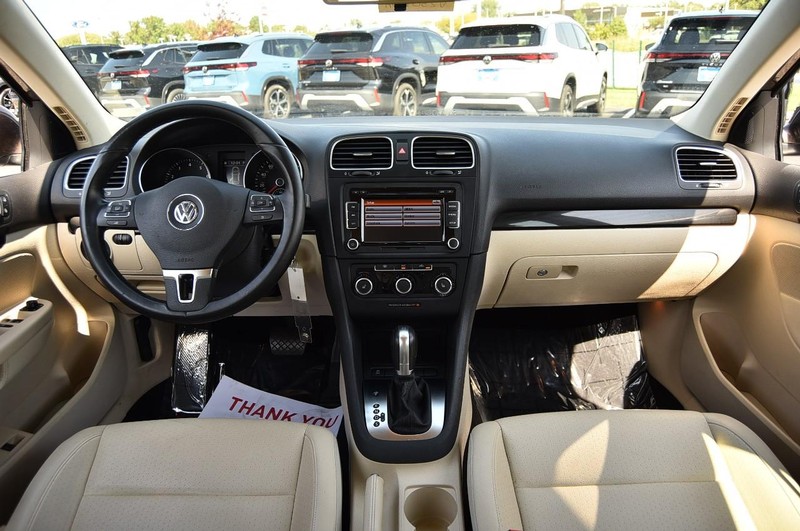 Volkswagen Jetta SportWagen Vehicle Image 07