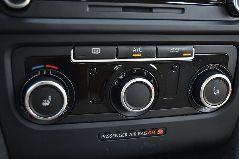 Volkswagen Jetta SportWagen Vehicle Image 13