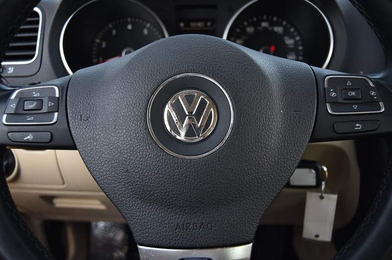 Volkswagen Jetta SportWagen Vehicle Image 14
