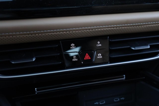 Volkswagen Atlas Cross Sport Vehicle Image 17