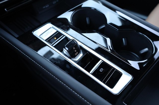 Volkswagen Atlas Cross Sport Vehicle Image 19