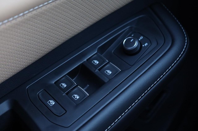 Volkswagen Atlas Cross Sport Vehicle Image 21