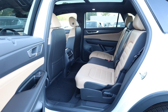 Volkswagen Atlas Cross Sport Vehicle Image 24