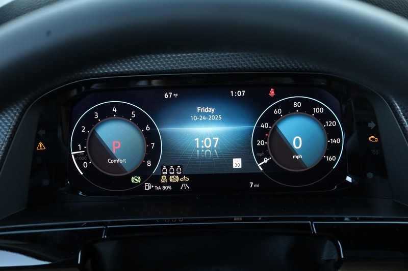 Volkswagen Atlas Cross Sport Vehicle Full-screen Gallery Image 13