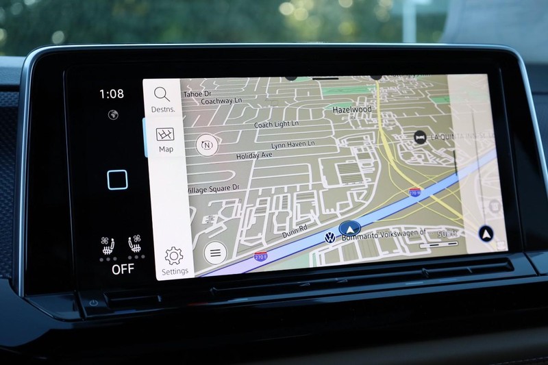 Volkswagen Atlas Cross Sport Vehicle Full-screen Gallery Image 15