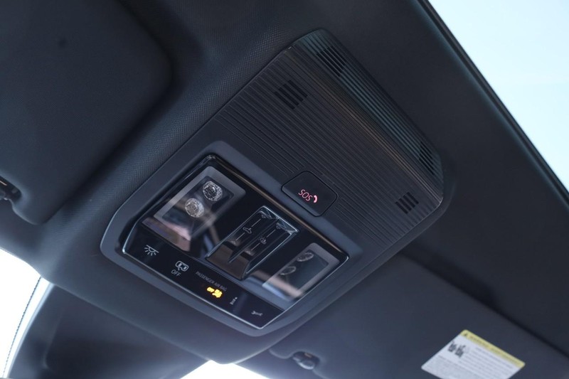 Volkswagen Atlas Cross Sport Vehicle Full-screen Gallery Image 20