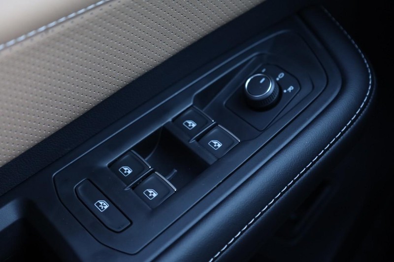 Volkswagen Atlas Cross Sport Vehicle Full-screen Gallery Image 21