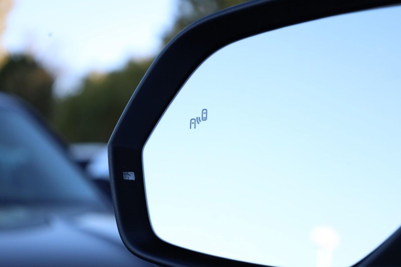 Volkswagen Atlas Cross Sport Vehicle Full-screen Gallery Image 23