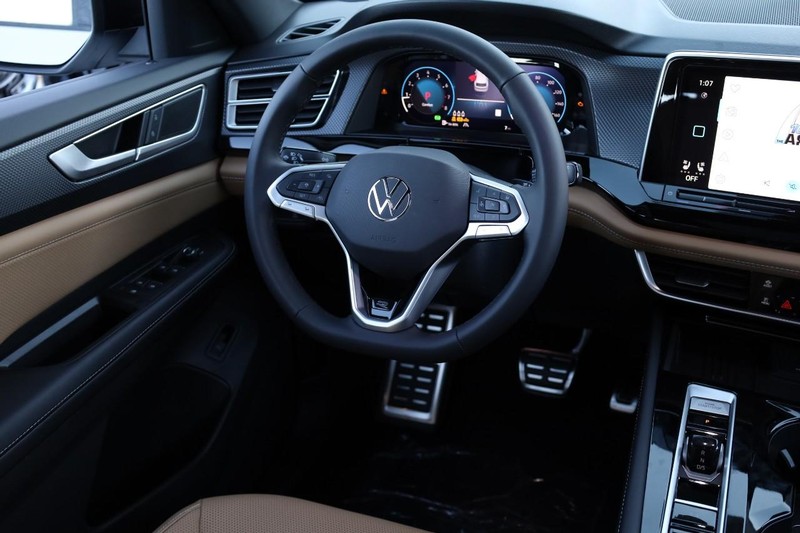 Volkswagen Atlas Cross Sport Vehicle Full-screen Gallery Image 27