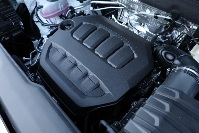 Volkswagen Atlas Cross Sport Vehicle Full-screen Gallery Image 30