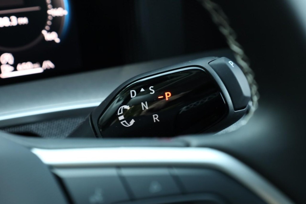 Volkswagen Tiguan Vehicle Full-screen Gallery Image 14