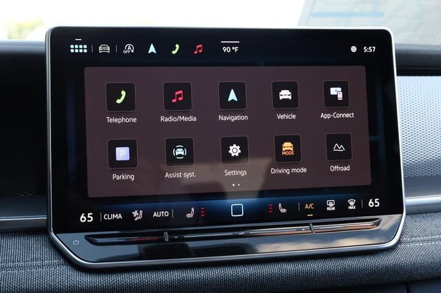 Volkswagen Tiguan Vehicle Image 11