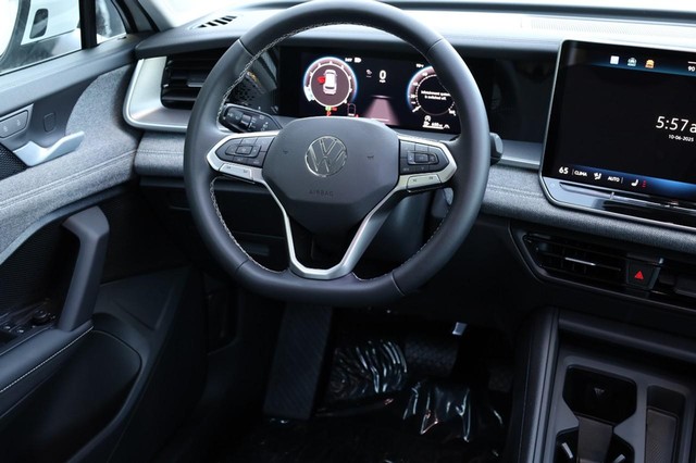 Volkswagen Tiguan Vehicle Image 22