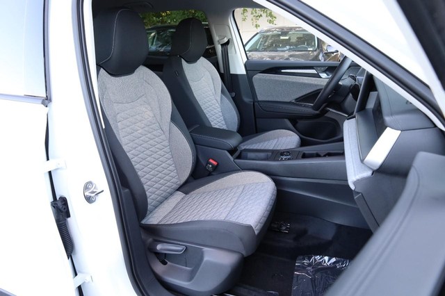 Volkswagen Tiguan Vehicle Image 23