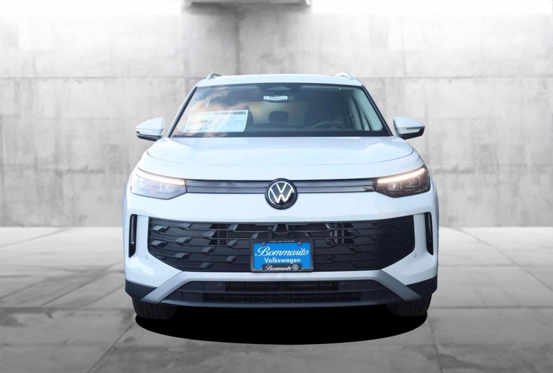 Volkswagen Tiguan Vehicle Image 04