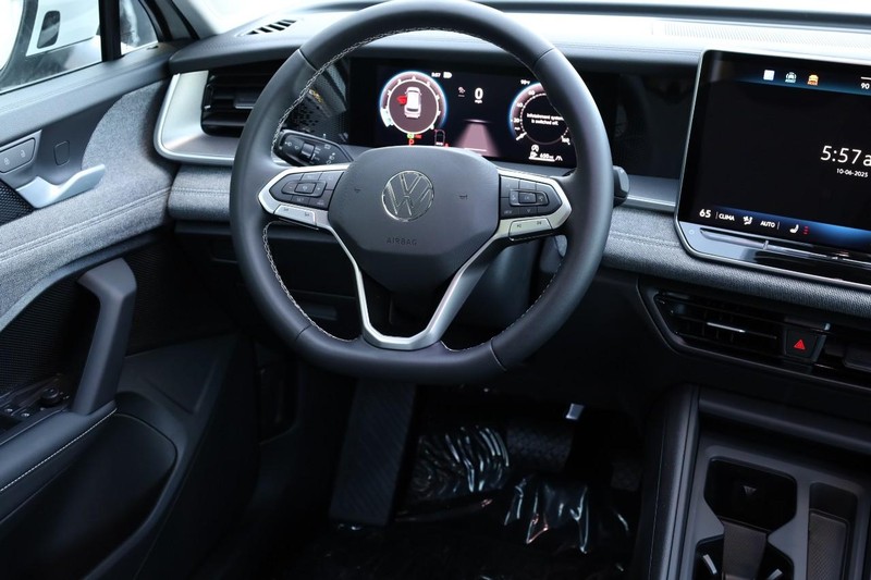 Volkswagen Tiguan Vehicle Image 22