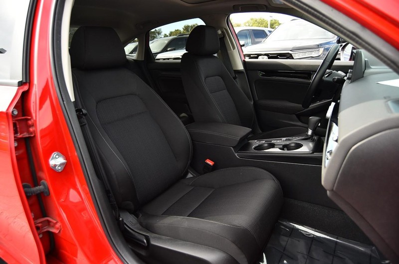 Honda Civic Sedan Vehicle Image 21