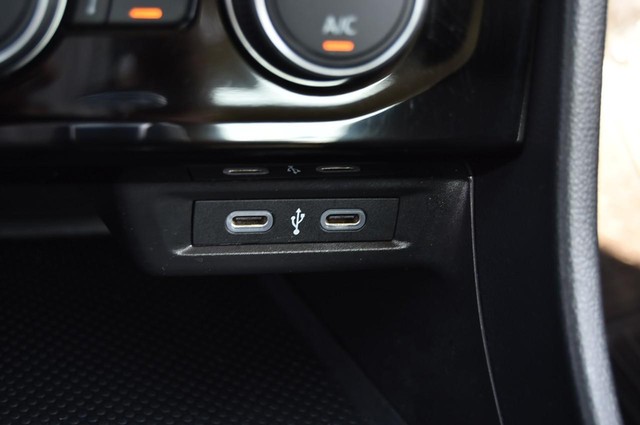 Volkswagen Jetta Vehicle Image 16