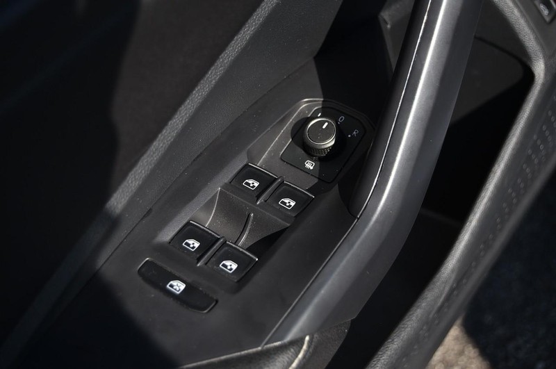 Volkswagen Jetta Vehicle Image 08