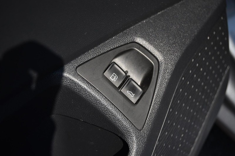 Volkswagen Jetta Vehicle Image 09