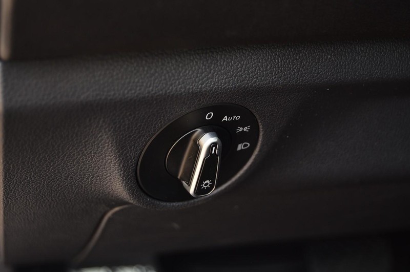 Volkswagen Jetta Vehicle Image 11