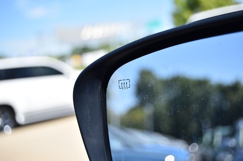 Nissan Rogue Vehicle Image 11