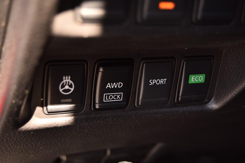 Nissan Rogue Vehicle Image 13