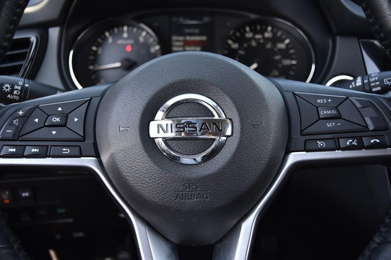 Nissan Rogue Vehicle Image 21