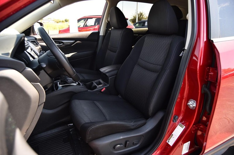 Nissan Rogue Vehicle Image 22