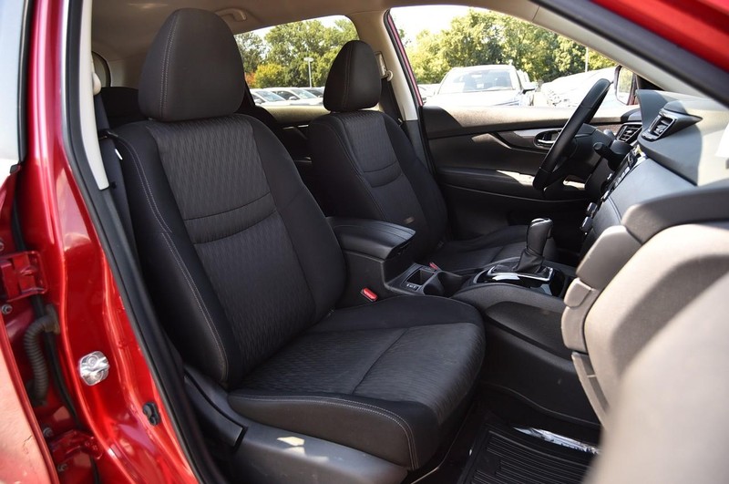 Nissan Rogue Vehicle Image 23