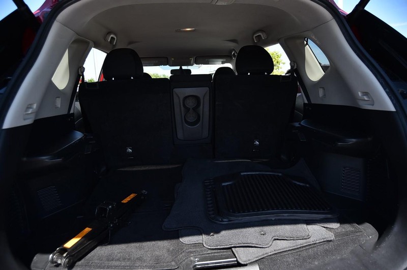 Nissan Rogue Vehicle Image 26