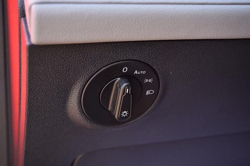 Volkswagen Taos Vehicle Image 11