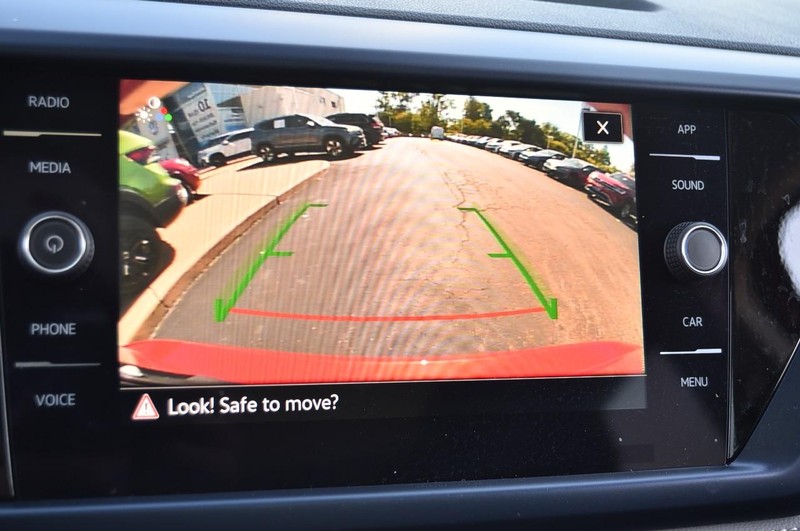 Volkswagen Taos Vehicle Image 13