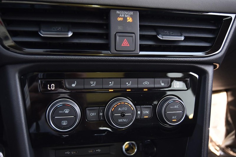 Volkswagen Taos Vehicle Image 15
