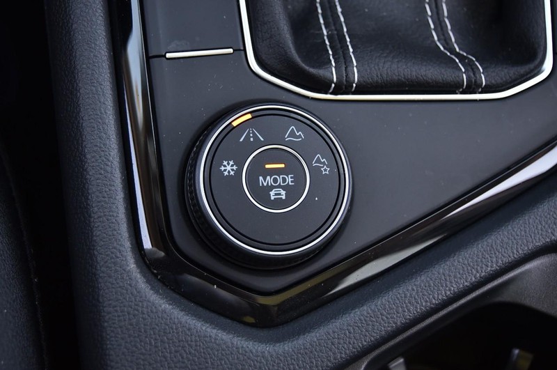 Volkswagen Taos Vehicle Image 18