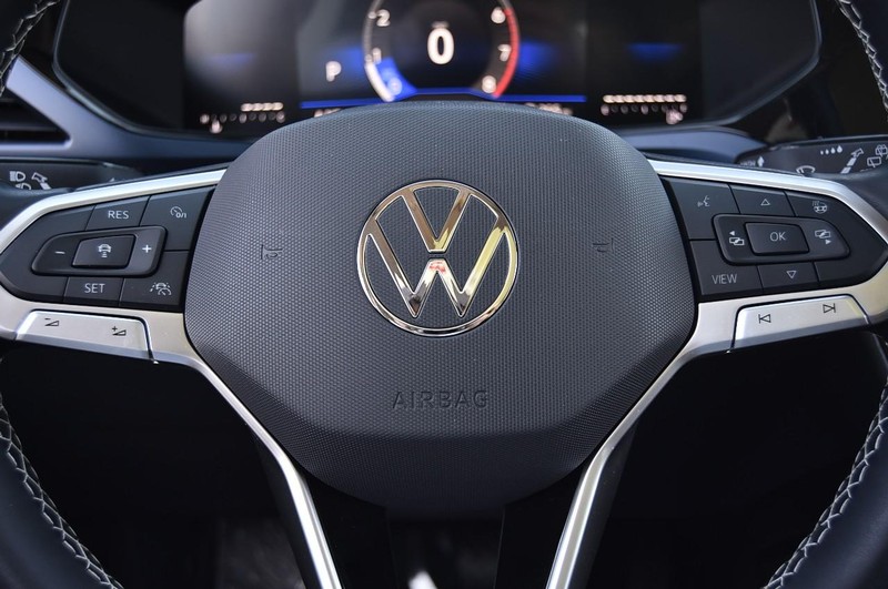 Volkswagen Taos Vehicle Image 19