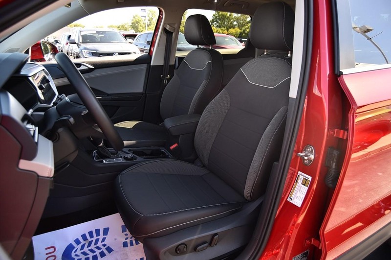 Volkswagen Taos Vehicle Image 20