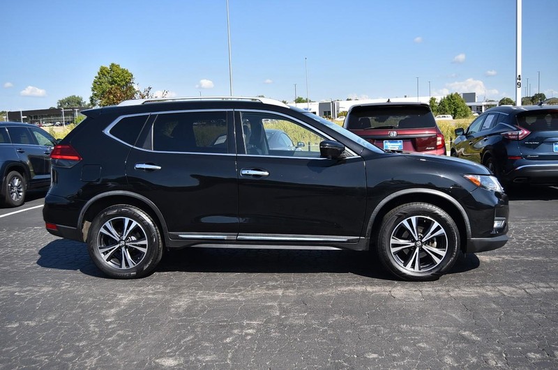Nissan Rogue Vehicle Image 05