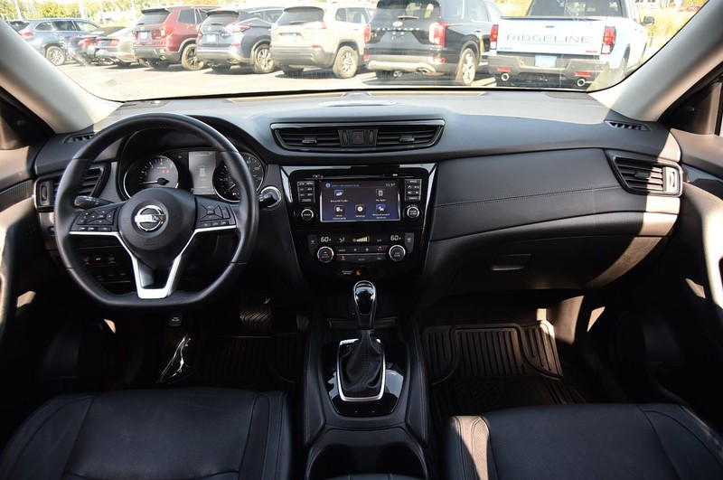 Nissan Rogue Vehicle Image 07