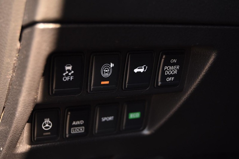 Nissan Rogue Vehicle Image 12