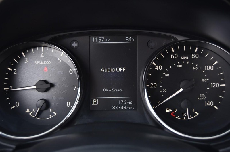 Nissan Rogue Vehicle Image 14