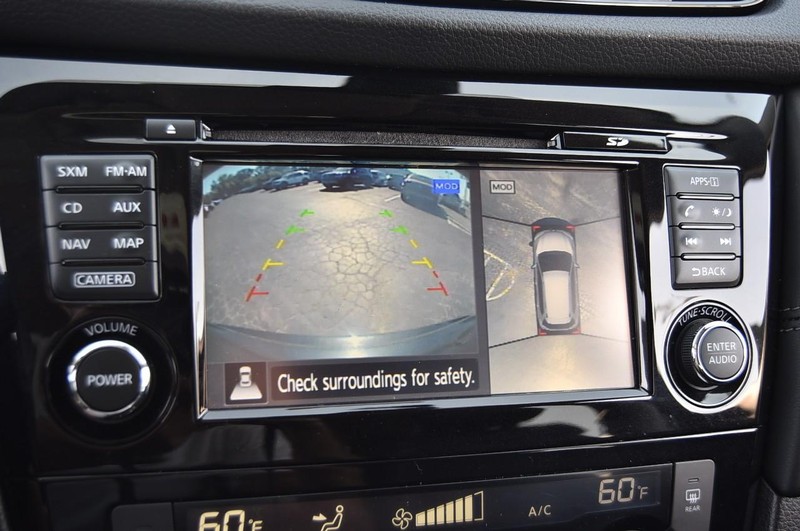 Nissan Rogue Vehicle Image 15
